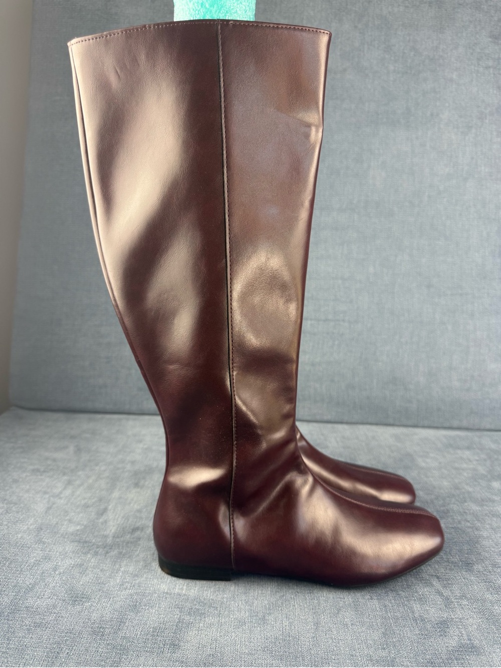 Time and Tru Womens Burgundy Faux Leather Zip Up Flat Rinding Boots SZ 9 New